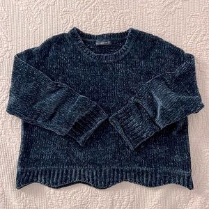 Zara Chenille Cropped Knit Sweater- Colour is forest green- Size Small